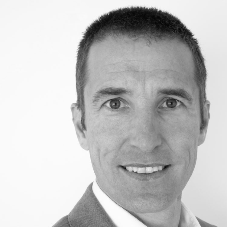 SEBASTIAN SCHUSTER bw SQ RGHT